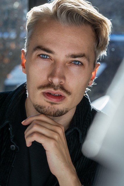 Portrait von Sander van Wissen, Musicaldarsteller am Theater Lüneburg